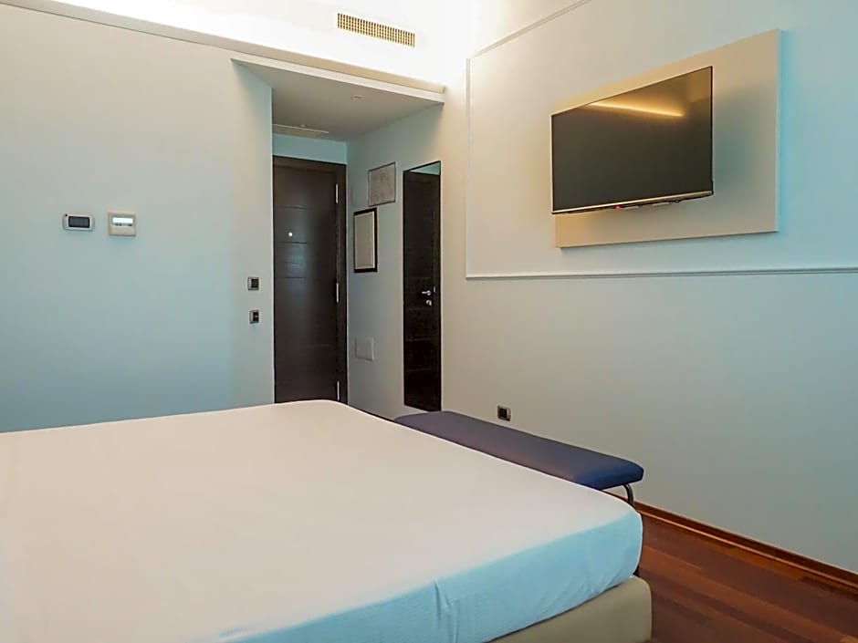 Dado Hotel International