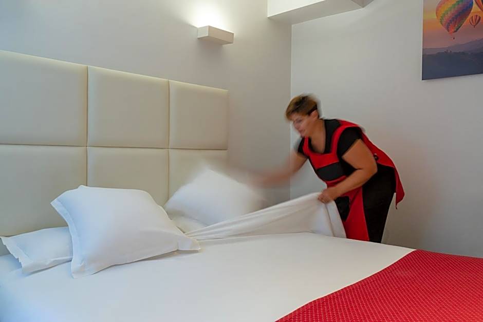 The Originals City, Hotel Lecourbe, Paris Tour Eiffel (Inter-Hotel)