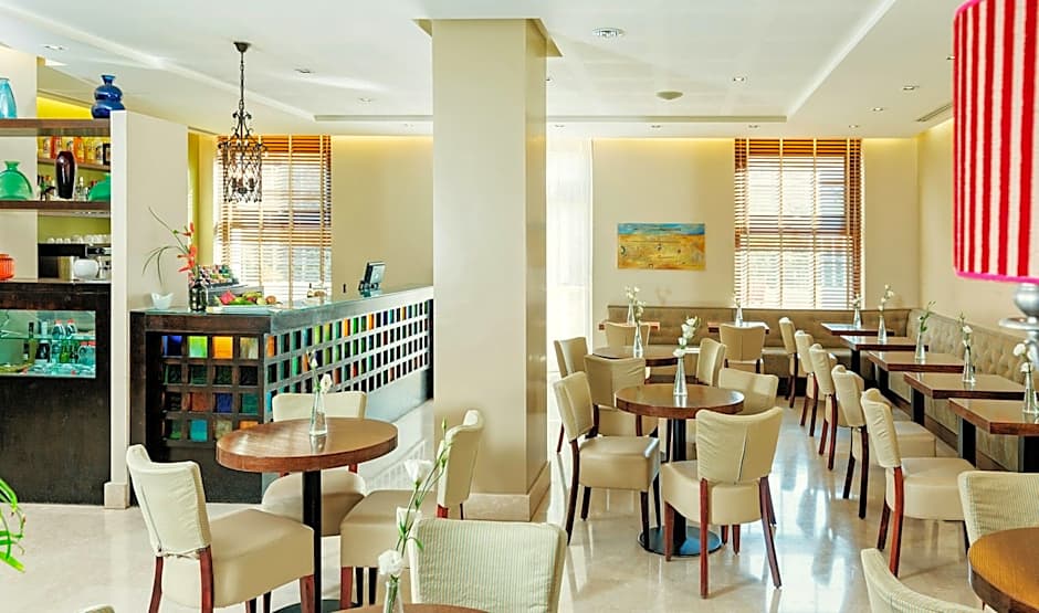 Prima Royale Hotel