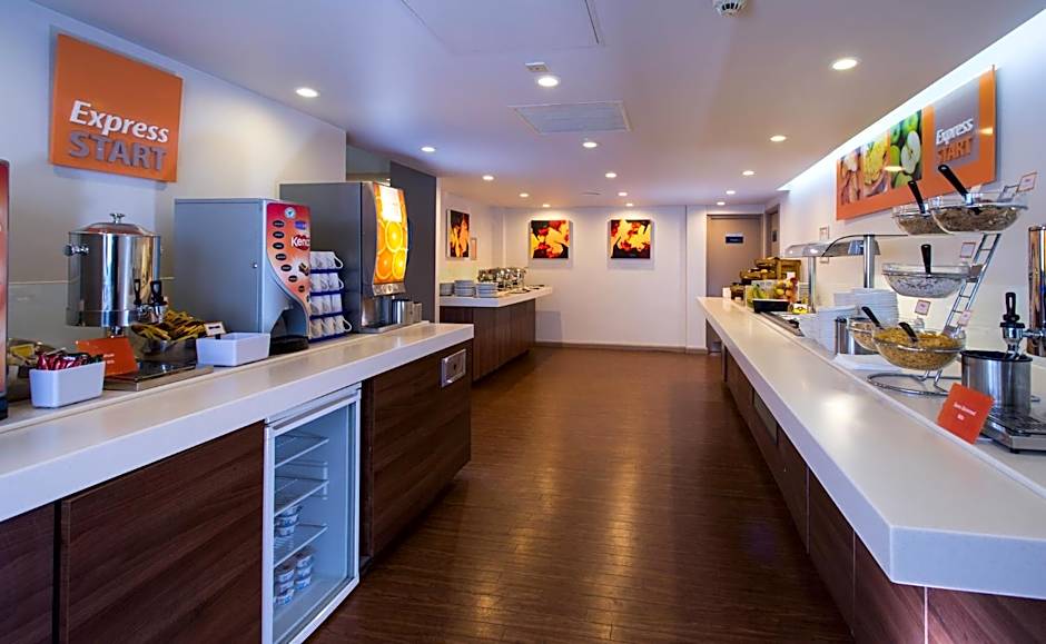 Holiday Inn Express Stoke-On-Trent By IHG