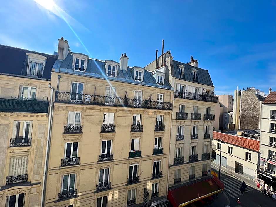 Nation Montmartre Hotel