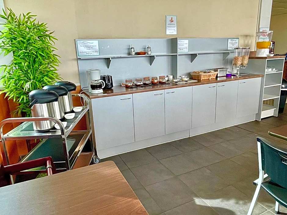 Tahiti Airport Motel