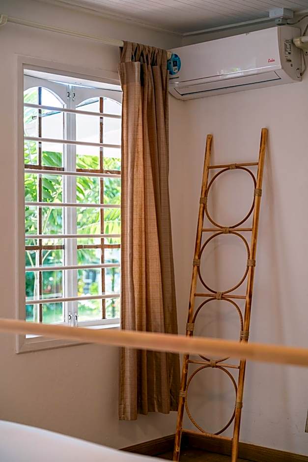 Beau Vallon Bungalows