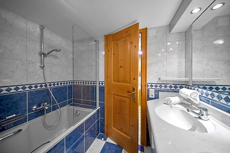 Alt Montafon Hotel Appartements by Pferd auf Wolke