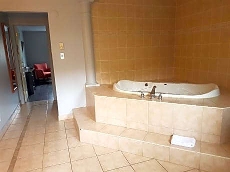 Suite with Hot Tub