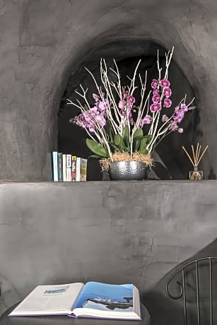 Alta Mare By Andronis