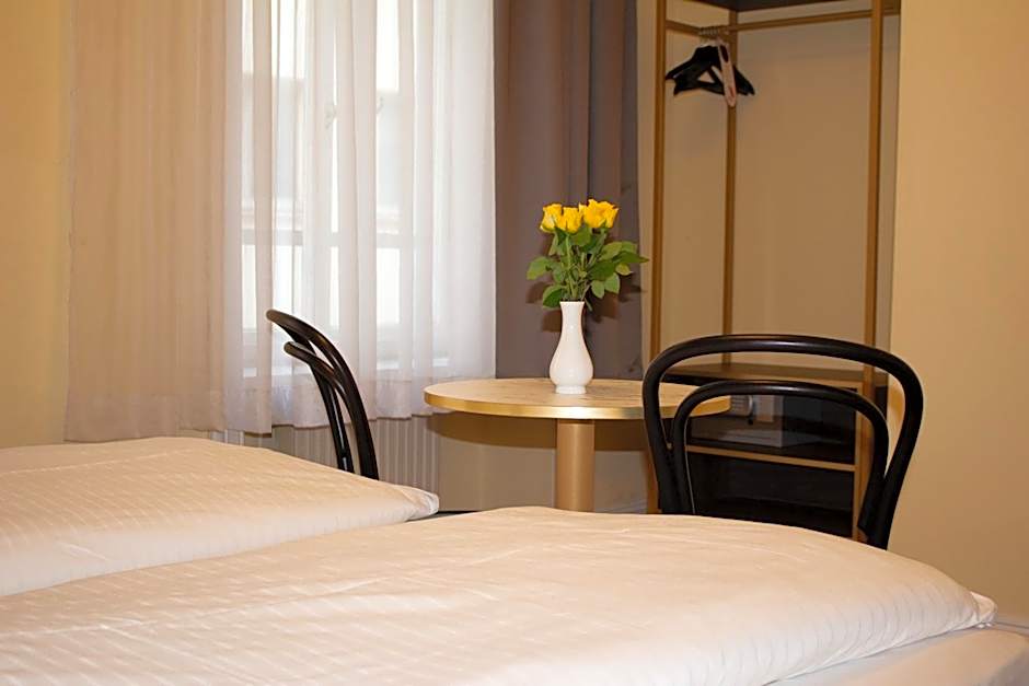 City Pension Stephansplatz I Self Check In I AC in all rooms
