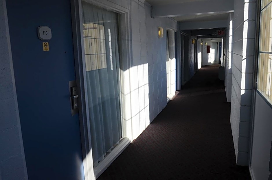 Red Carpet Inn & Suites Ebensburg