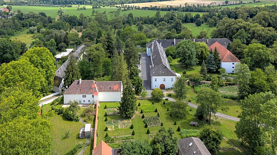 Boutique Hotel Zum Oberjäger, Schloss Lackenbach