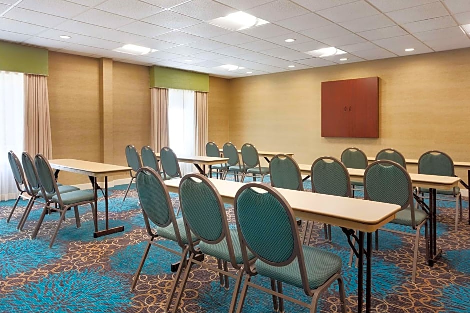 Hampton Inn & Suites Birmingham Airport Area