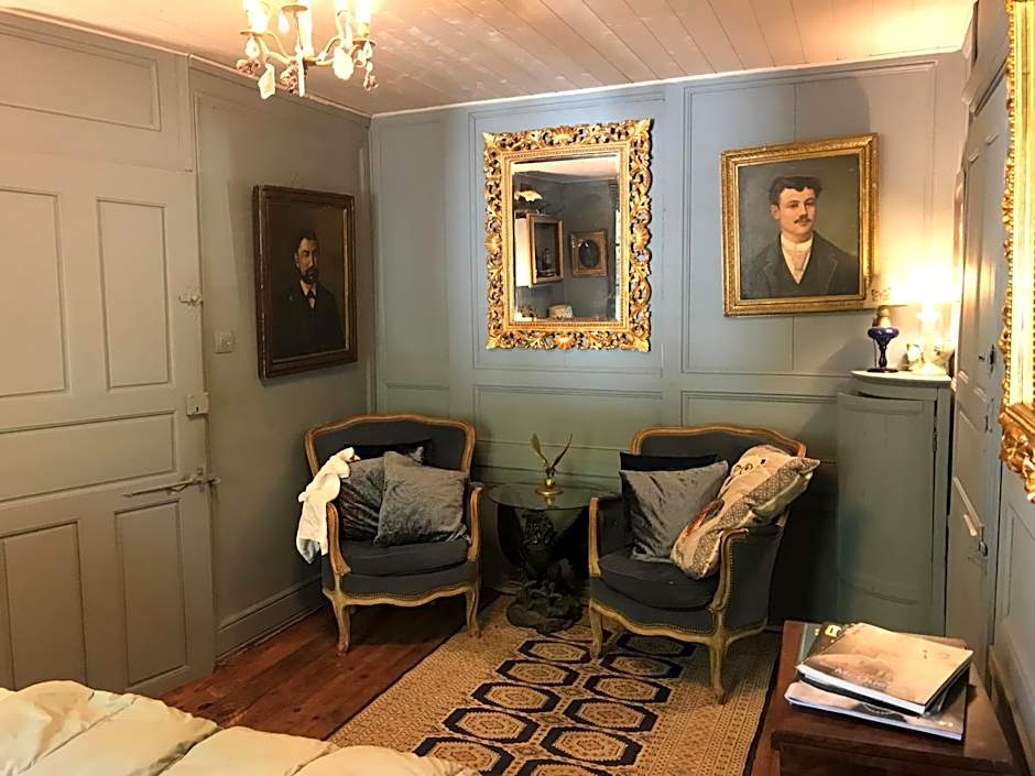 Domaine De La Bastille, Manoir du XVll, Bed and Breakfast