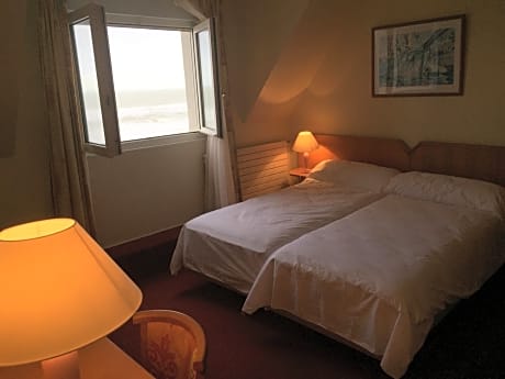 Quadruple Room with Sea View