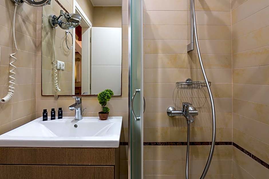 Rouchotas Apartments