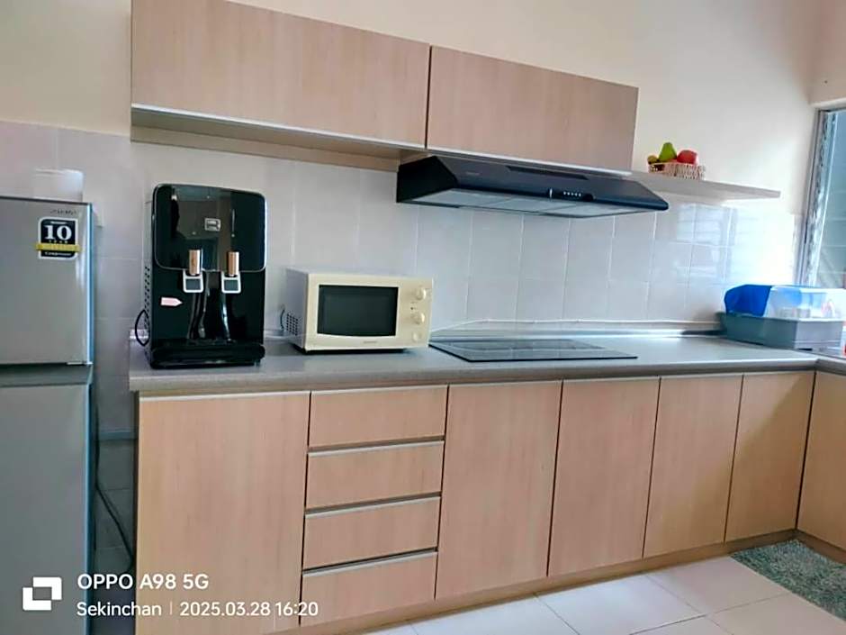 Sekinchan HighView Penthouse 15pax 5R5B 顶层公寓 看海 看稻田景