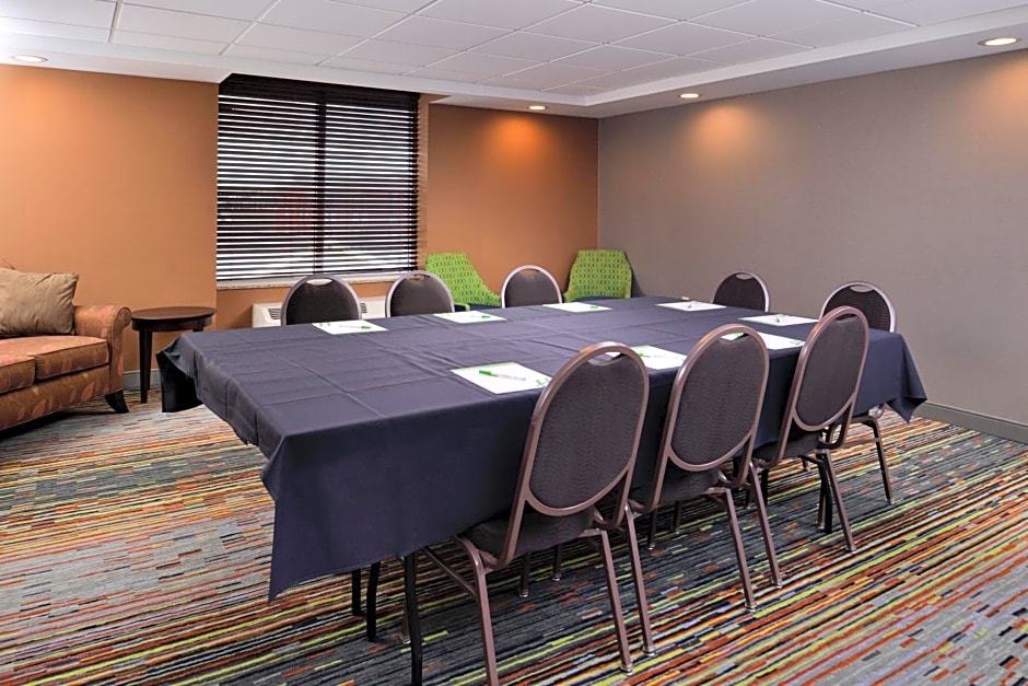 Holiday Inn Hotel & Suites Rochester - Marketplace By IHG