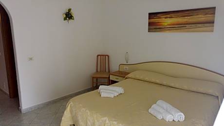 Deluxe Double or Twin Room with Sea View