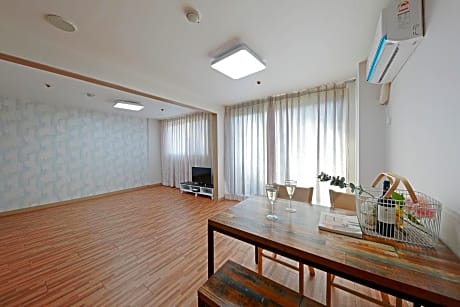 Deluxe Room with Mountain View - Pet-Friendly (1st~3rd Floor)