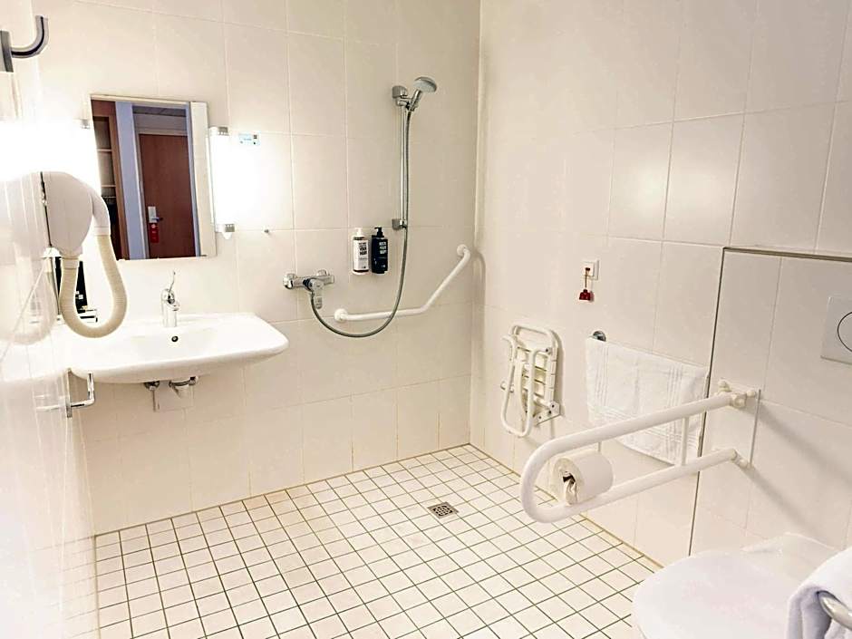 Ibis Esch Belval