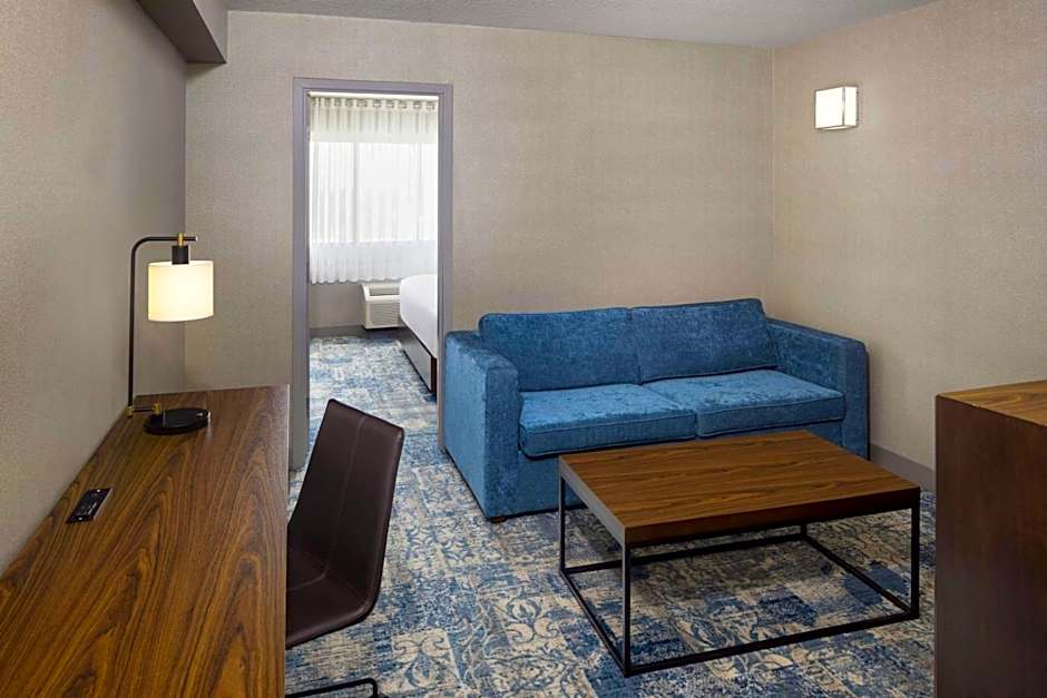 Four Points By Sheraton Edmonton South