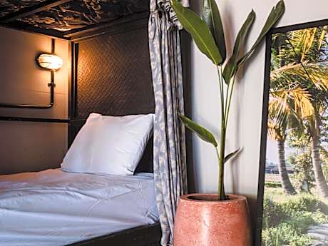 Bed in 10-Bed Mixed Dormitory Room