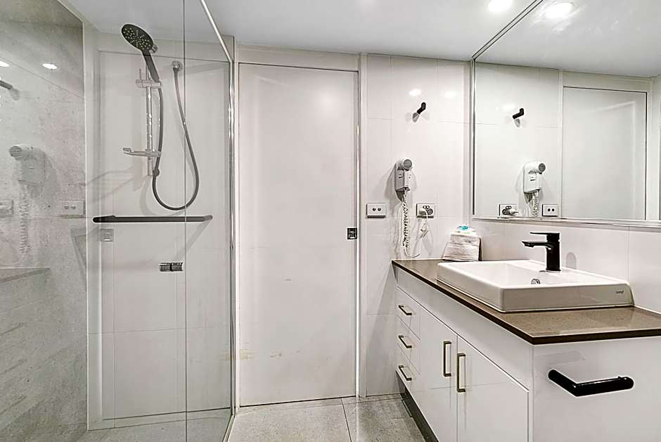 Surfers Century Oceanside Apartments