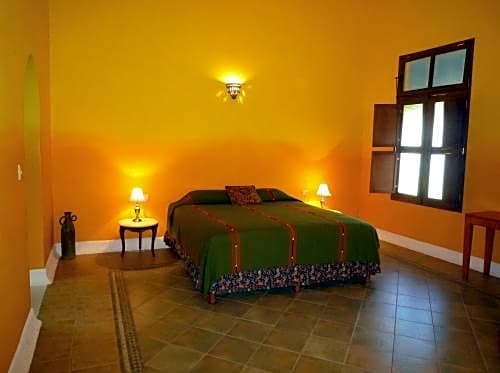 Hotel Medio Mundo