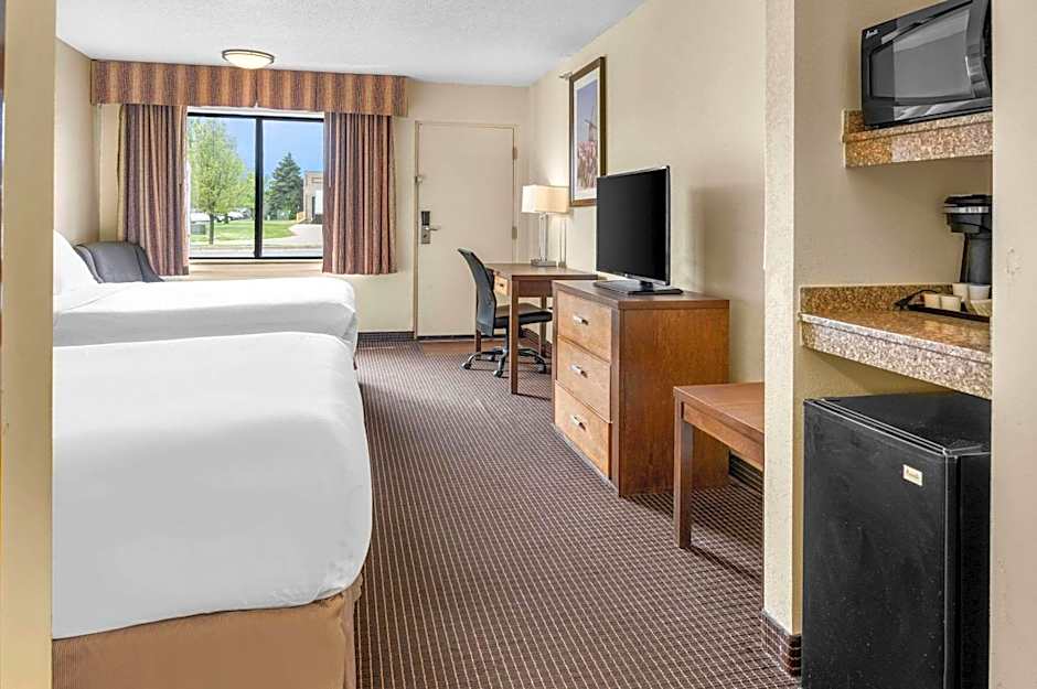 White Pine Inn & Suites