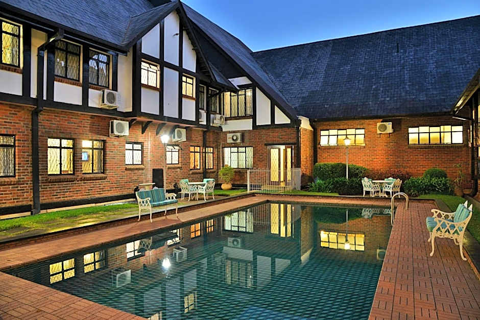 Photo 1 of 50 of Cresta Churchill Hotel