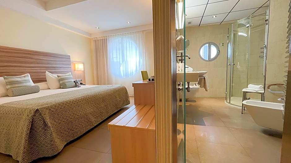 Riviera Beachotel - Adults Recommended