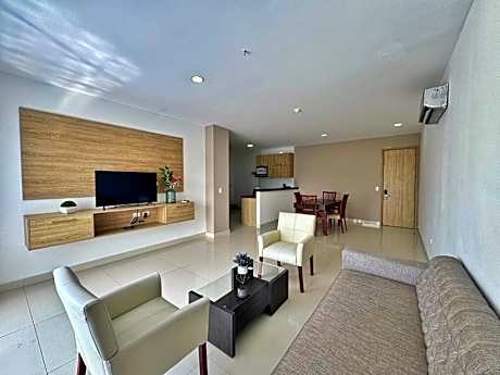 Three-Bedroom Deluxe Apartment