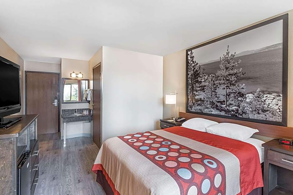 Foto 1 von 1 von 1 Queen Bed, Hearing/Mobility Accessible, Pet-Friendly