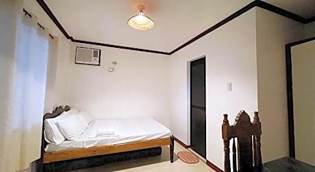 Lara's Guesthouse Siargao