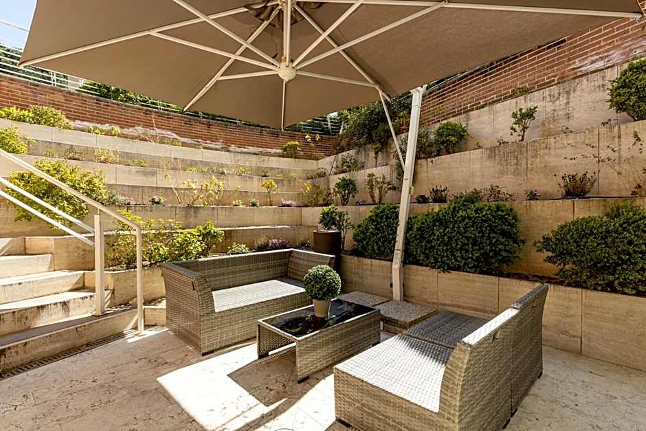 Wall Art Hotel & Residence