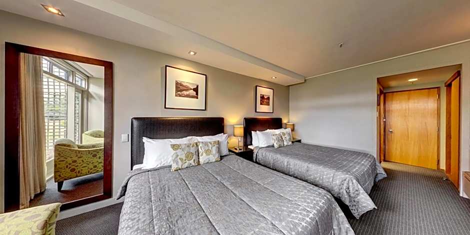 Distinction Te Anau Hotel & Villas