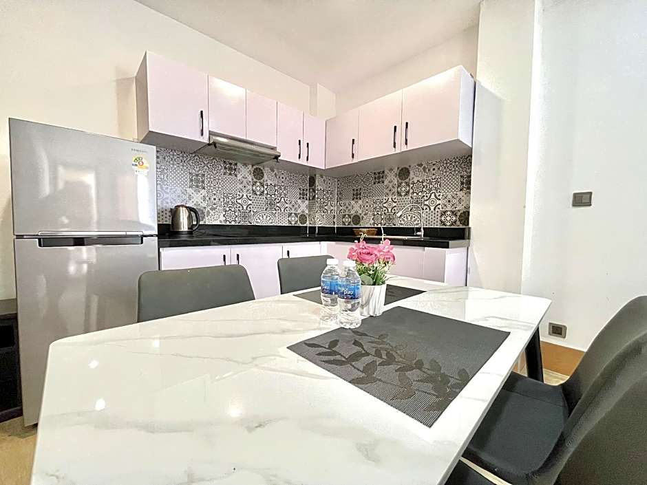 SKY Residence - 50m to Museum and Riverside