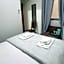 SQUARE HOTEL