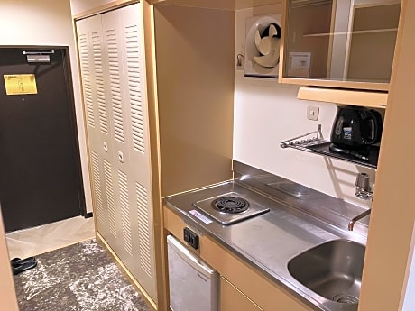 Semi Double Room - Non-Smoking