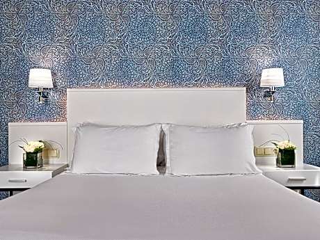 Triple (2 Twin Beds and 1 Twin Sofa Bed)