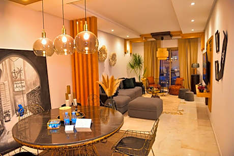 Appartement de prestige climatisé à l'hivernage 400m de la Gare