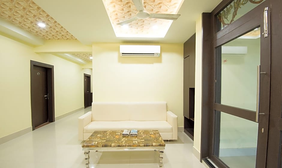 Treebo King'S Court Chandrasekharpur