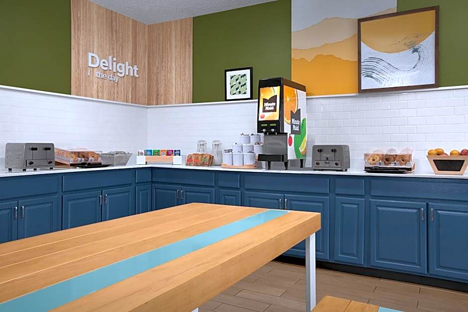 Spark by Hilton Lakewood Denver Southwest