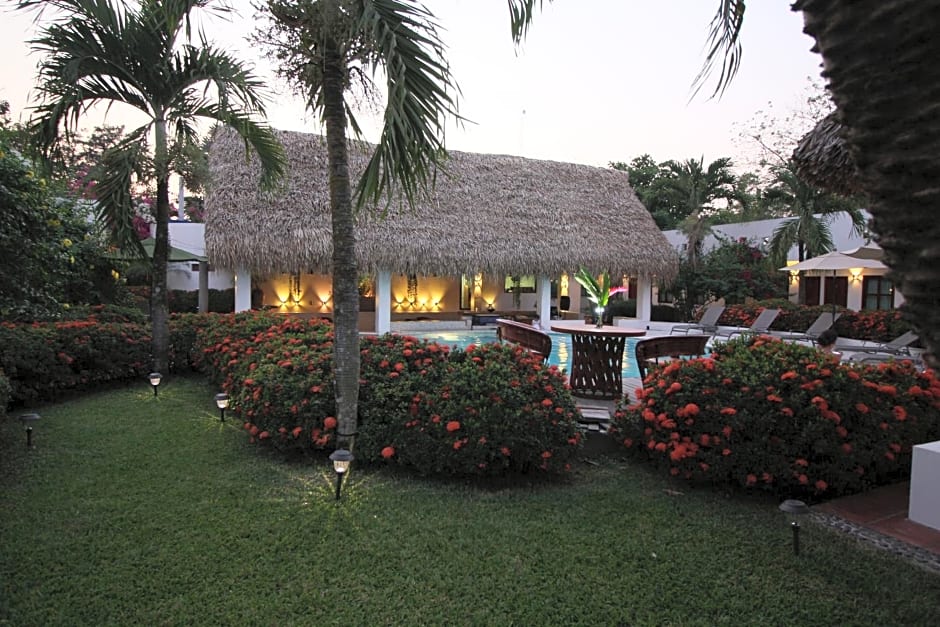 Villa Blanca Suites
