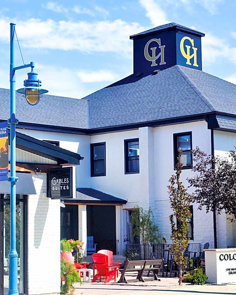 Colonial Hotel & Suites