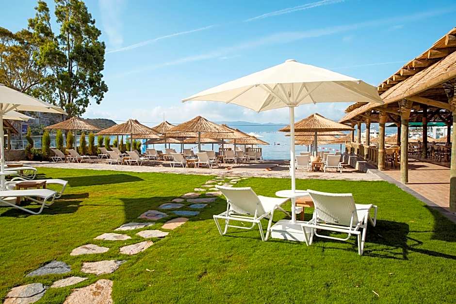 Bellazure Hotel