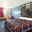 Super 8 by Wyndham Monmouth IL