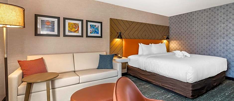 Clarion Inn
