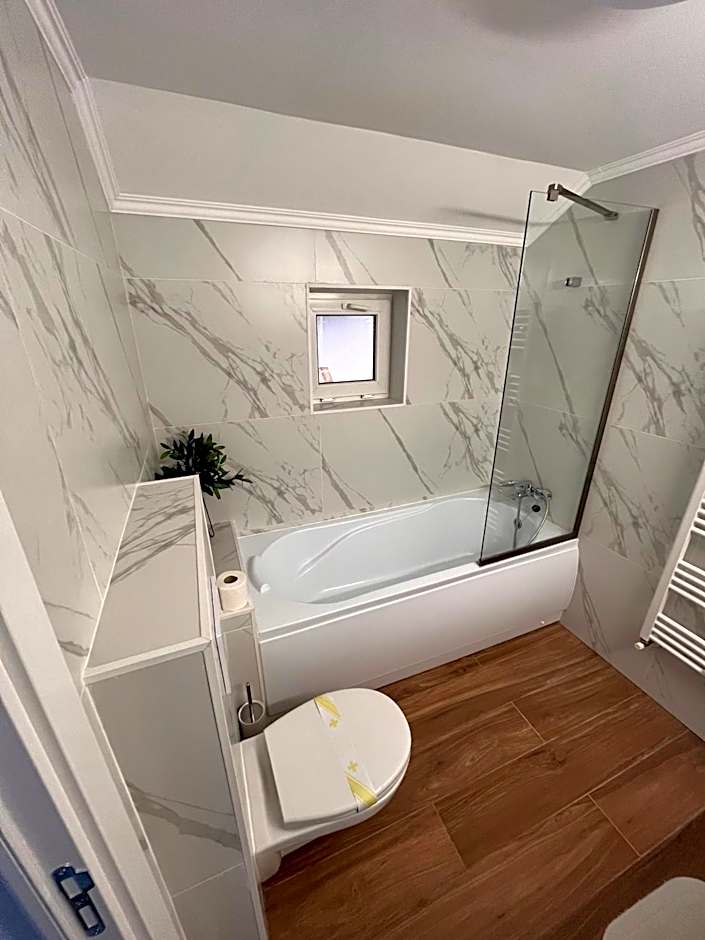 Lira Holiday Apartments