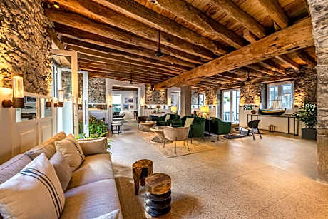 Pestana Fisherman Village