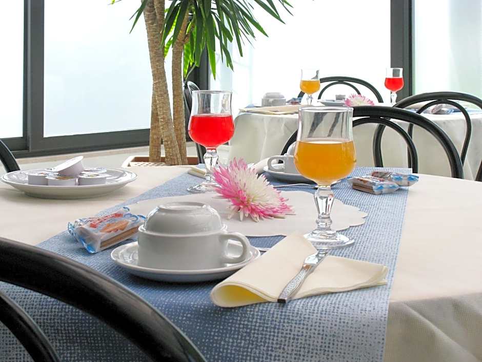 Hotel Ciondolo D'Oro 5 minuti da Rimini Fiera CON PARCHEGGIO INCLUSO