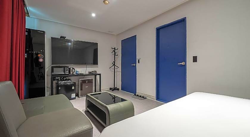 Pacific7 Hotel